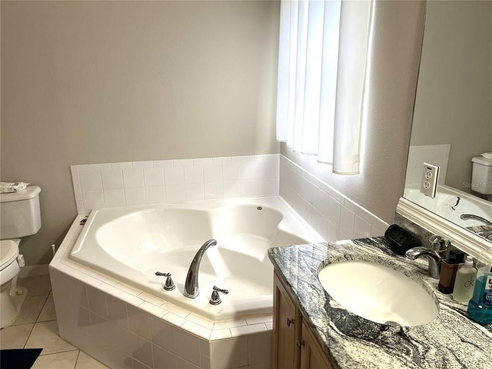 待售: $399,900 (3 贝兹, 2 浴室, 1768 平方英尺)