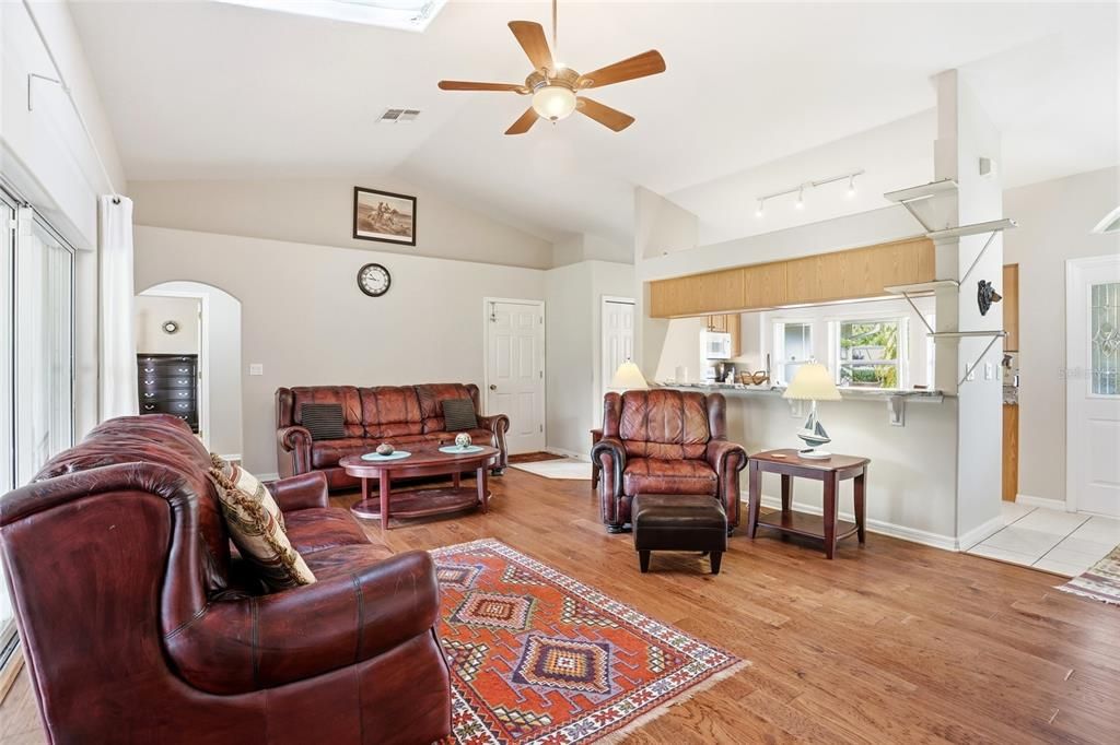 待售: $399,900 (3 贝兹, 2 浴室, 1768 平方英尺)