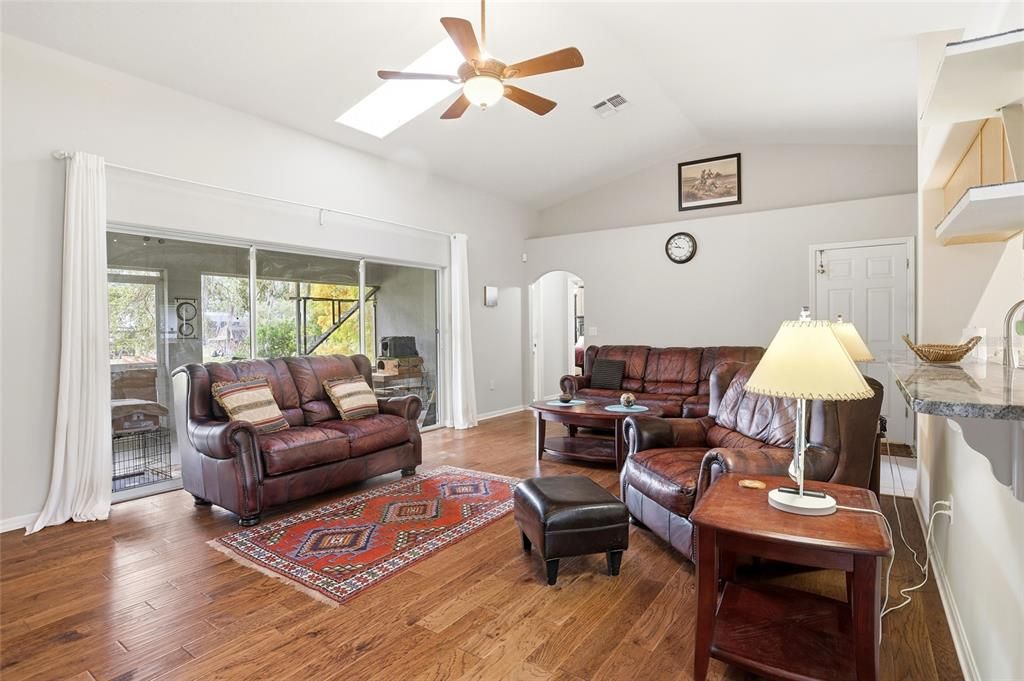 待售: $399,900 (3 贝兹, 2 浴室, 1768 平方英尺)