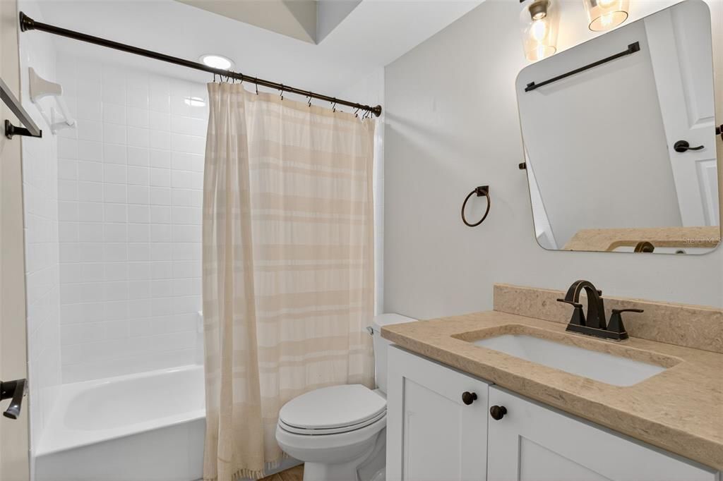 На продажу: $700,000 (5 спален, 3 ванн, 2340 Квадратных фут)