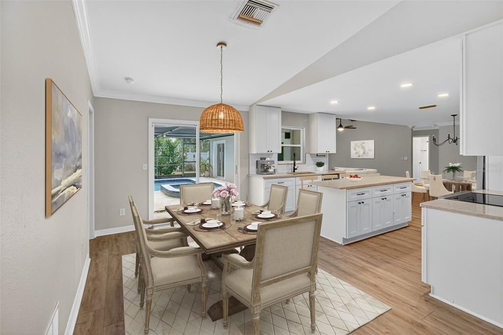 На продажу: $700,000 (5 спален, 3 ванн, 2340 Квадратных фут)