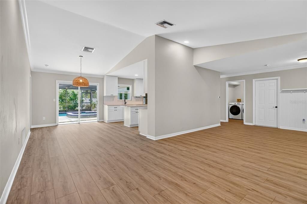 На продажу: $700,000 (5 спален, 3 ванн, 2340 Квадратных фут)