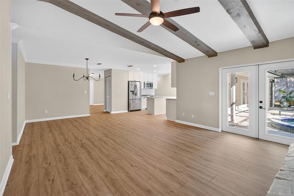 На продажу: $700,000 (5 спален, 3 ванн, 2340 Квадратных фут)