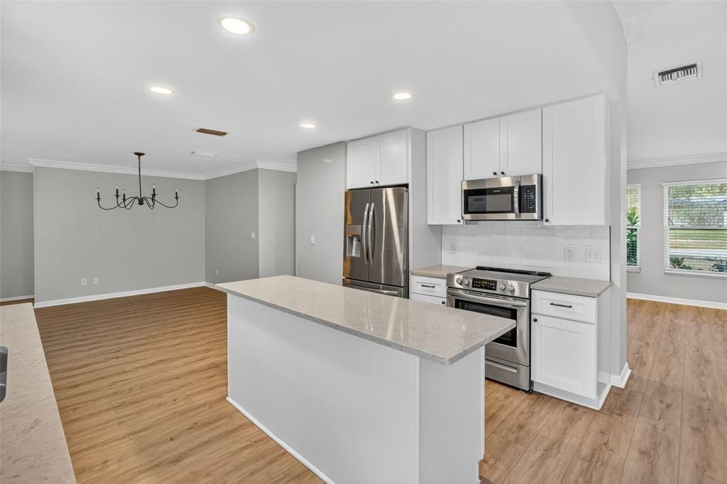 На продажу: $700,000 (5 спален, 3 ванн, 2340 Квадратных фут)