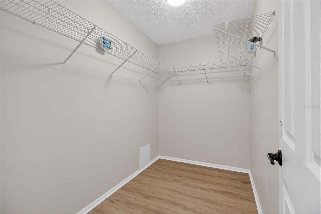 На продажу: $700,000 (5 спален, 3 ванн, 2340 Квадратных фут)