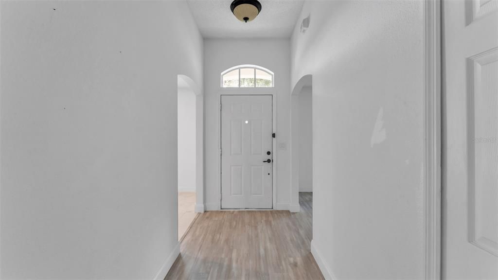 Active With Contract: $344,000 (3 beds, 2 baths, 1679 Square Feet)