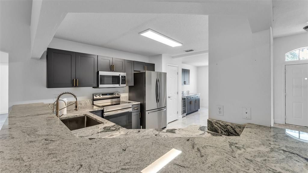 Active With Contract: $344,000 (3 beds, 2 baths, 1679 Square Feet)