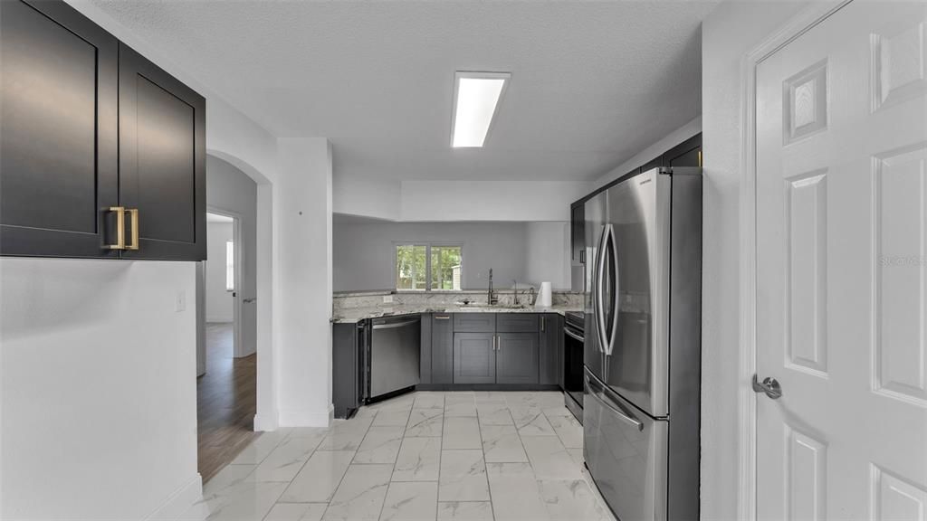 Active With Contract: $344,000 (3 beds, 2 baths, 1679 Square Feet)