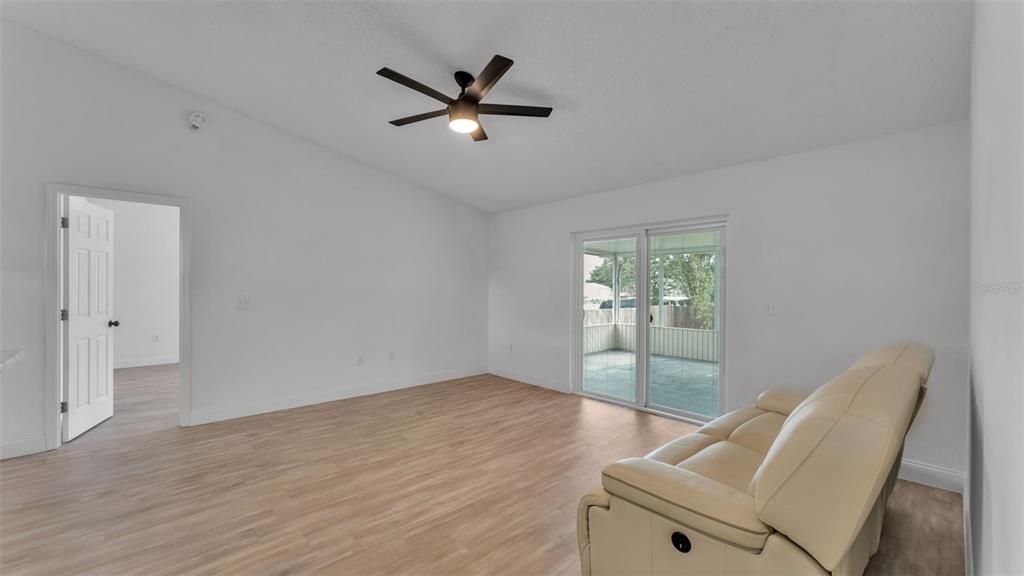 Active With Contract: $344,000 (3 beds, 2 baths, 1679 Square Feet)