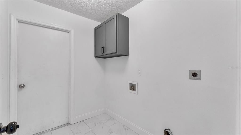 Active With Contract: $344,000 (3 beds, 2 baths, 1679 Square Feet)