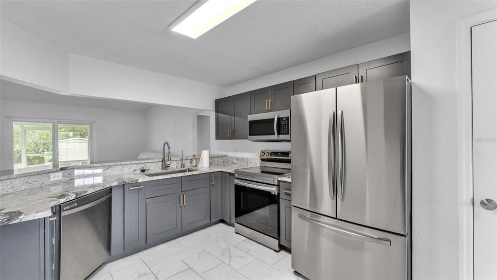 Active With Contract: $344,000 (3 beds, 2 baths, 1679 Square Feet)