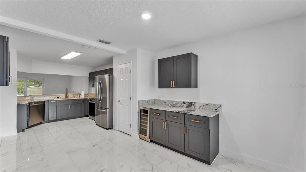 Active With Contract: $344,000 (3 beds, 2 baths, 1679 Square Feet)