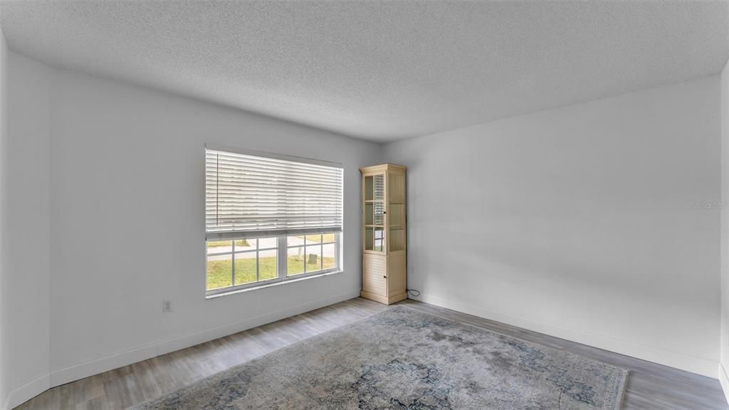 Active With Contract: $344,000 (3 beds, 2 baths, 1679 Square Feet)