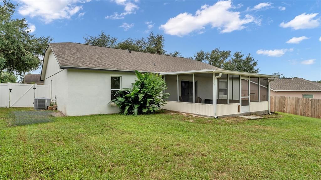 Active With Contract: $344,000 (3 beds, 2 baths, 1679 Square Feet)