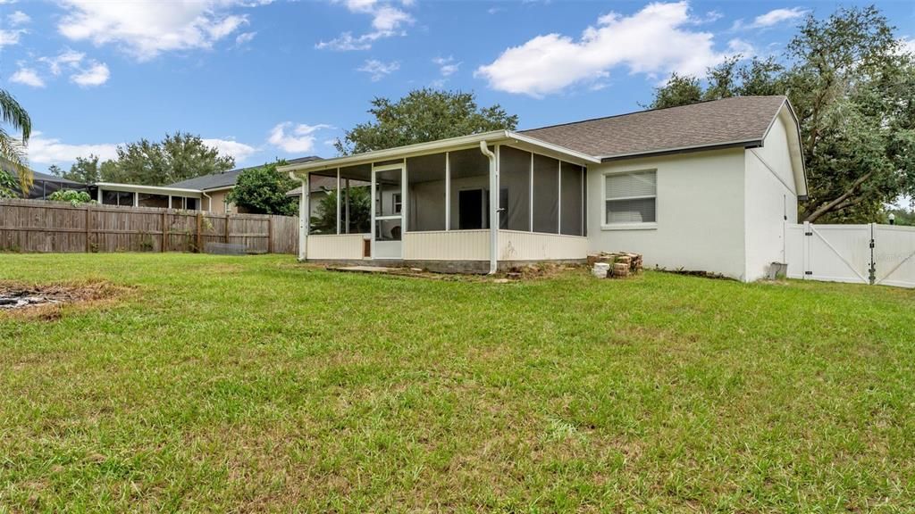 Active With Contract: $344,000 (3 beds, 2 baths, 1679 Square Feet)