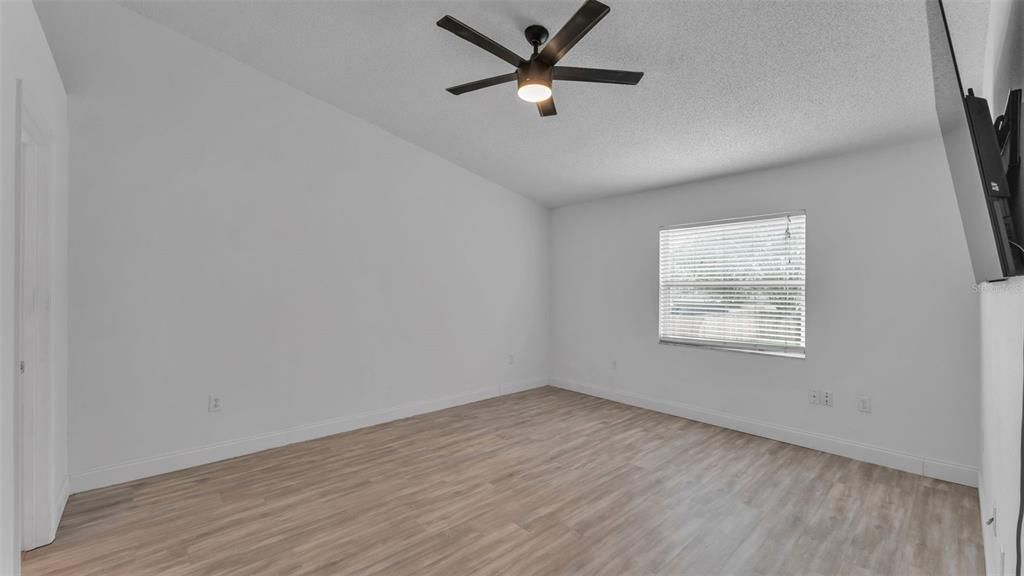 Active With Contract: $344,000 (3 beds, 2 baths, 1679 Square Feet)