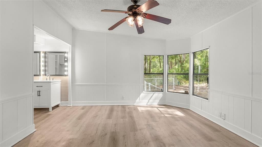 Под контрактом: $174,900 (3 спален, 2 ванн, 1500 Квадратных фут)