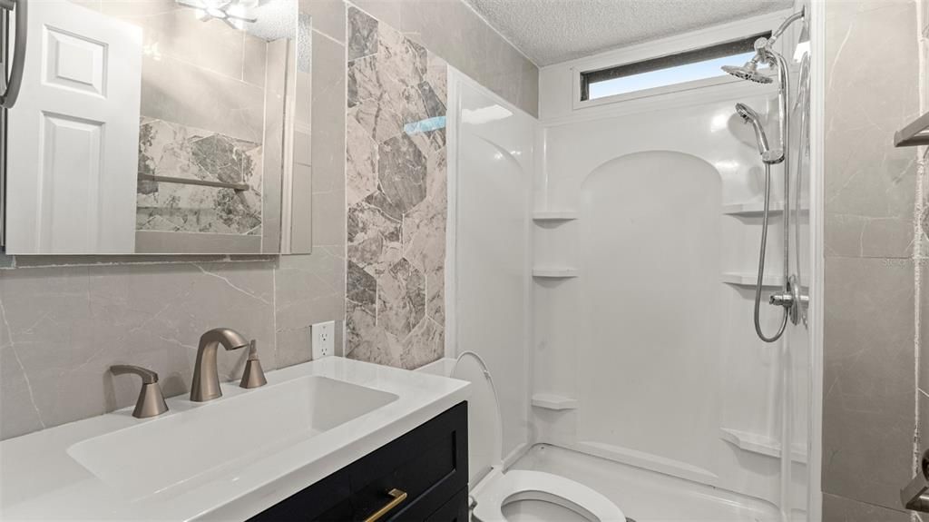 Под контрактом: $174,900 (3 спален, 2 ванн, 1500 Квадратных фут)