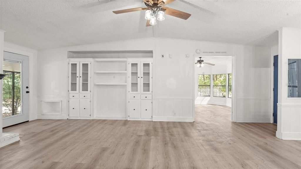 Под контрактом: $174,900 (3 спален, 2 ванн, 1500 Квадратных фут)