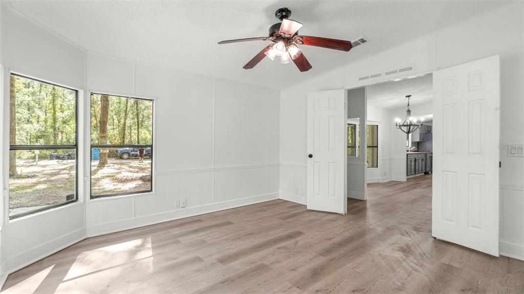 Под контрактом: $174,900 (3 спален, 2 ванн, 1500 Квадратных фут)