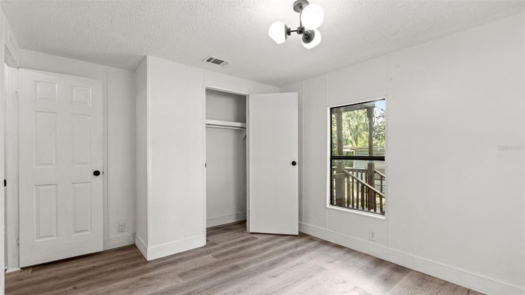 Под контрактом: $174,900 (3 спален, 2 ванн, 1500 Квадратных фут)