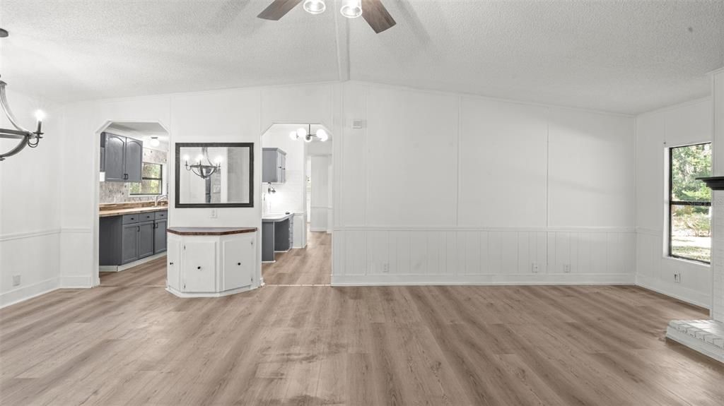 Под контрактом: $174,900 (3 спален, 2 ванн, 1500 Квадратных фут)