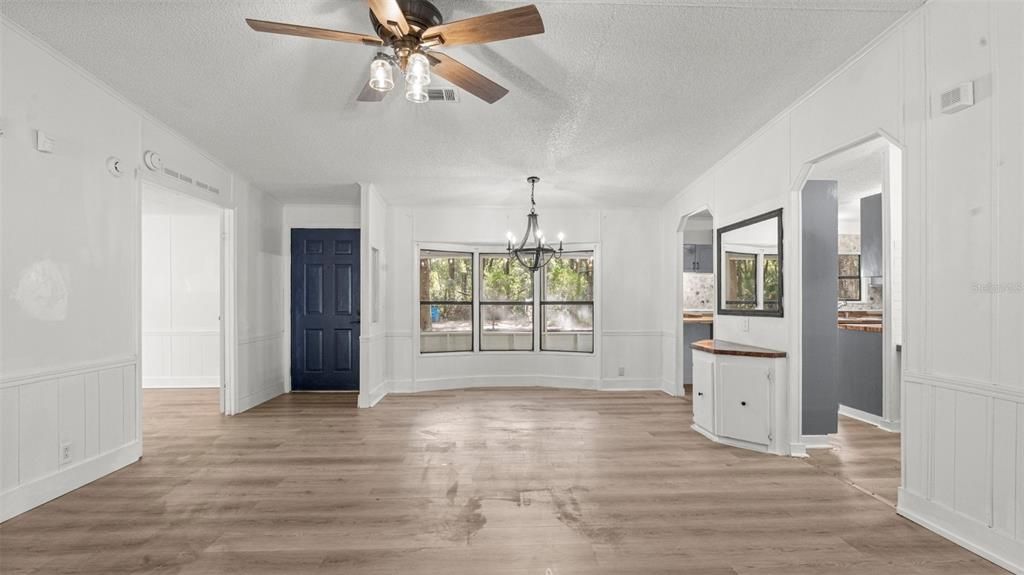 Под контрактом: $174,900 (3 спален, 2 ванн, 1500 Квадратных фут)