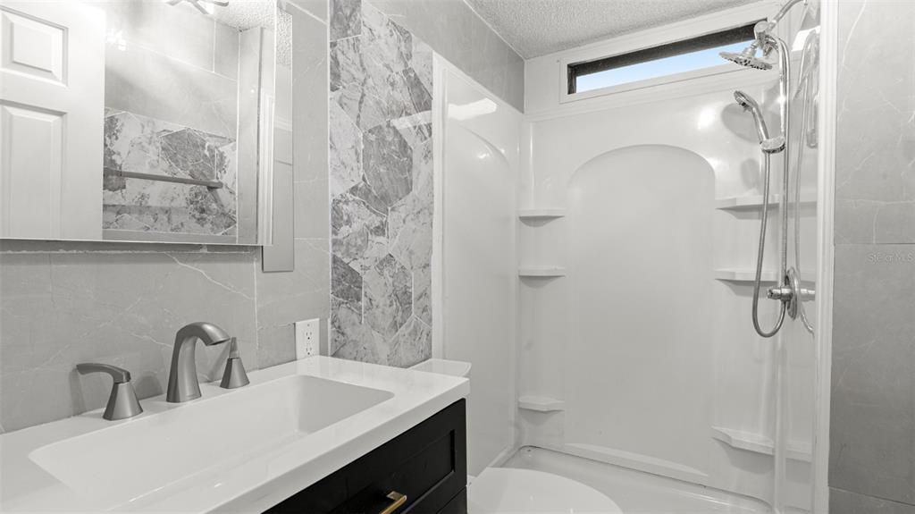 Под контрактом: $174,900 (3 спален, 2 ванн, 1500 Квадратных фут)