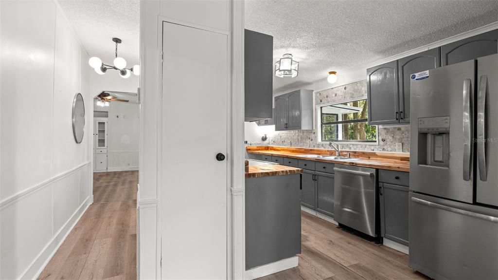 Под контрактом: $174,900 (3 спален, 2 ванн, 1500 Квадратных фут)