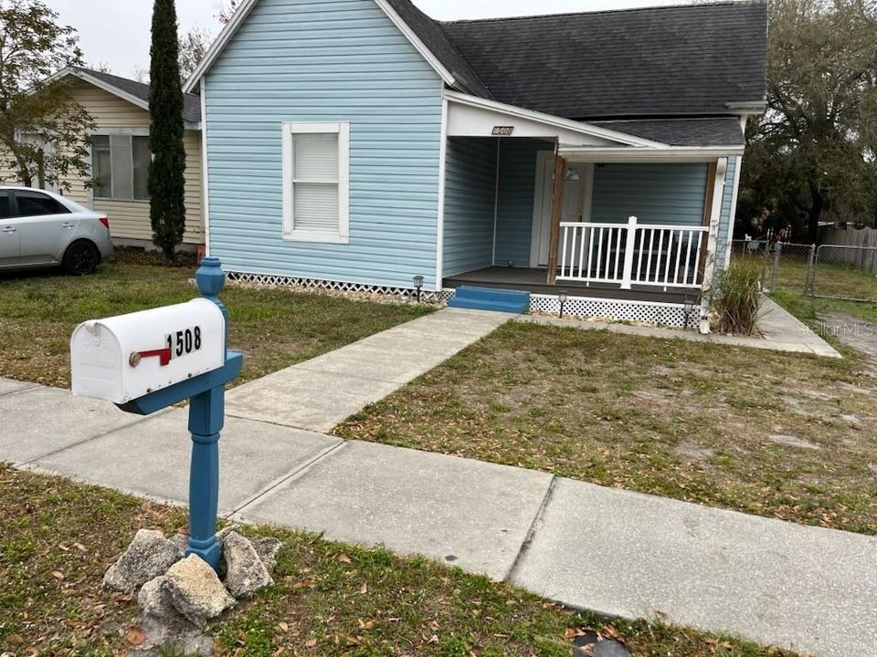 Recently Rented: $1,395 (2 beds, 1 baths, 742 Square Feet)