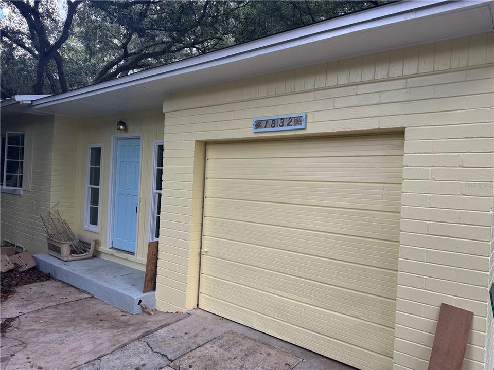 合同活跃: $229,000 (3 贝兹, 1 浴室, 1122 平方英尺)