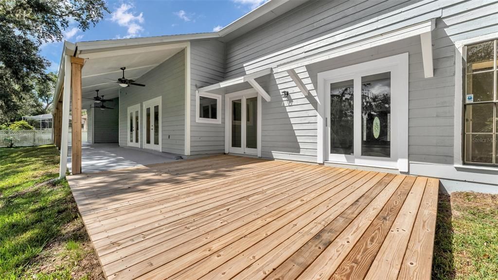 合同活跃: $585,000 (5 贝兹, 3 浴室, 2908 平方英尺)