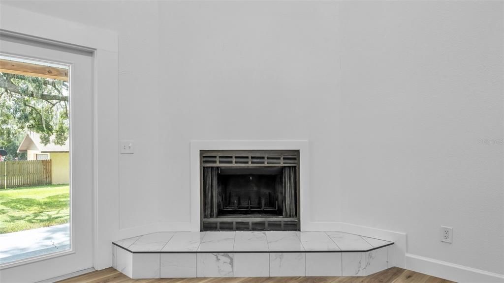 合同活跃: $585,000 (5 贝兹, 3 浴室, 2908 平方英尺)