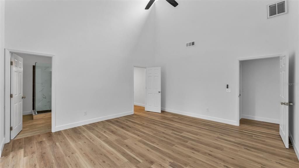 合同活跃: $585,000 (5 贝兹, 3 浴室, 2908 平方英尺)