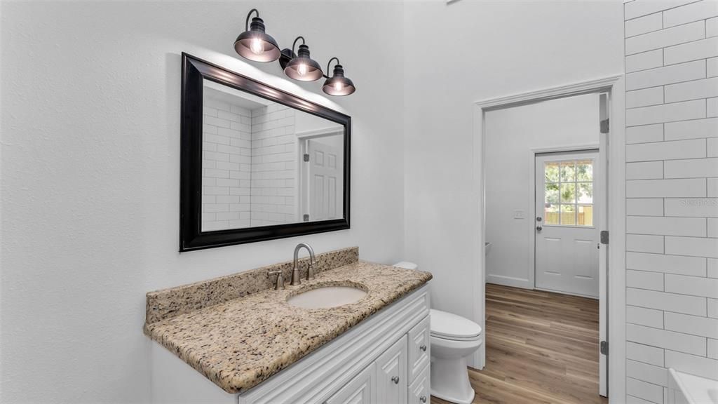 合同活跃: $585,000 (5 贝兹, 3 浴室, 2908 平方英尺)