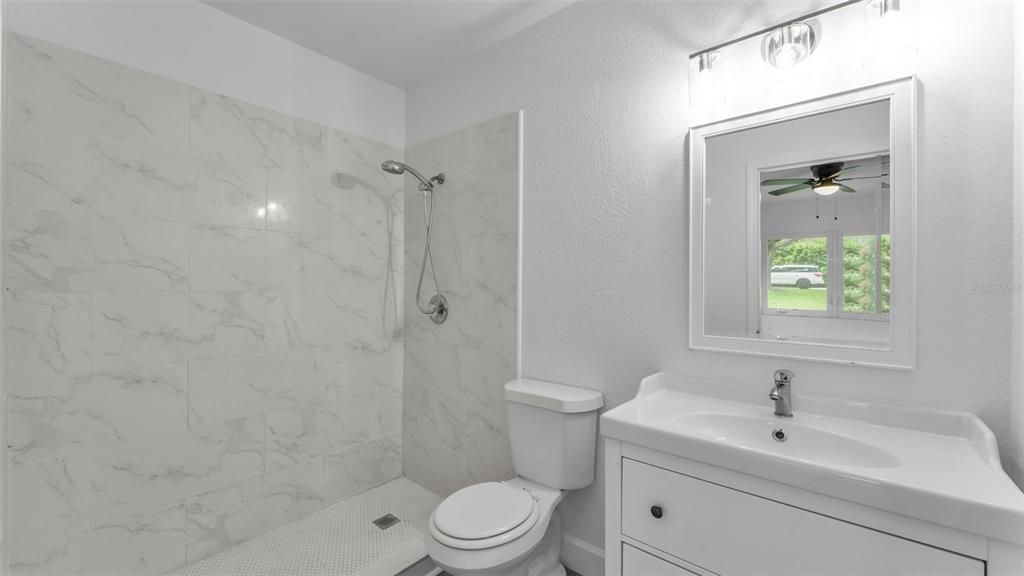 合同活跃: $585,000 (5 贝兹, 3 浴室, 2908 平方英尺)