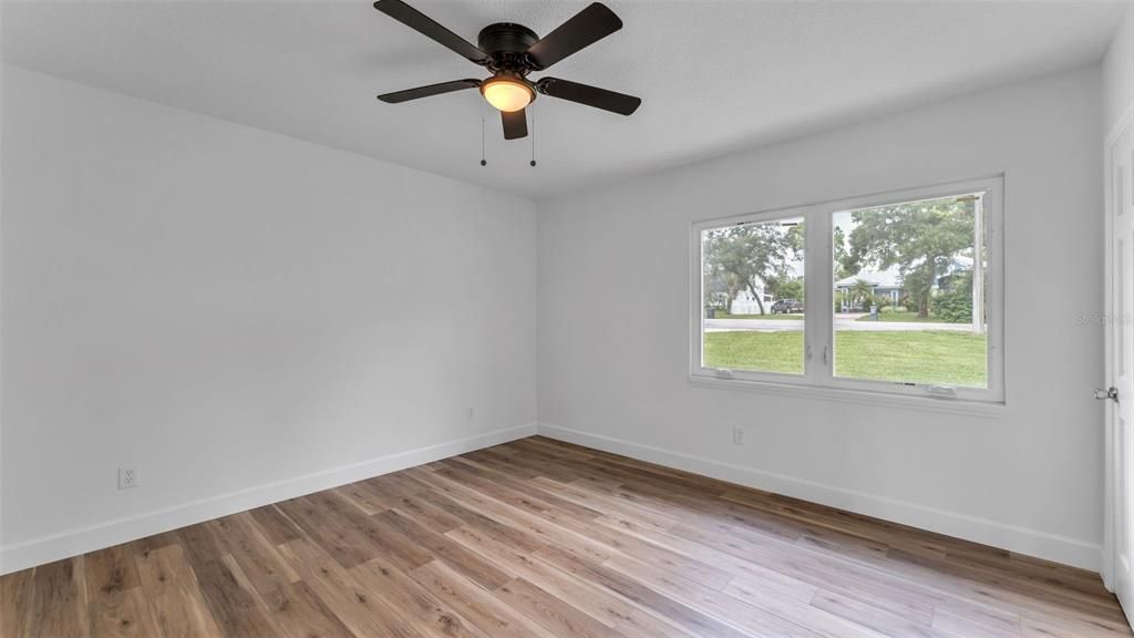 合同活跃: $585,000 (5 贝兹, 3 浴室, 2908 平方英尺)