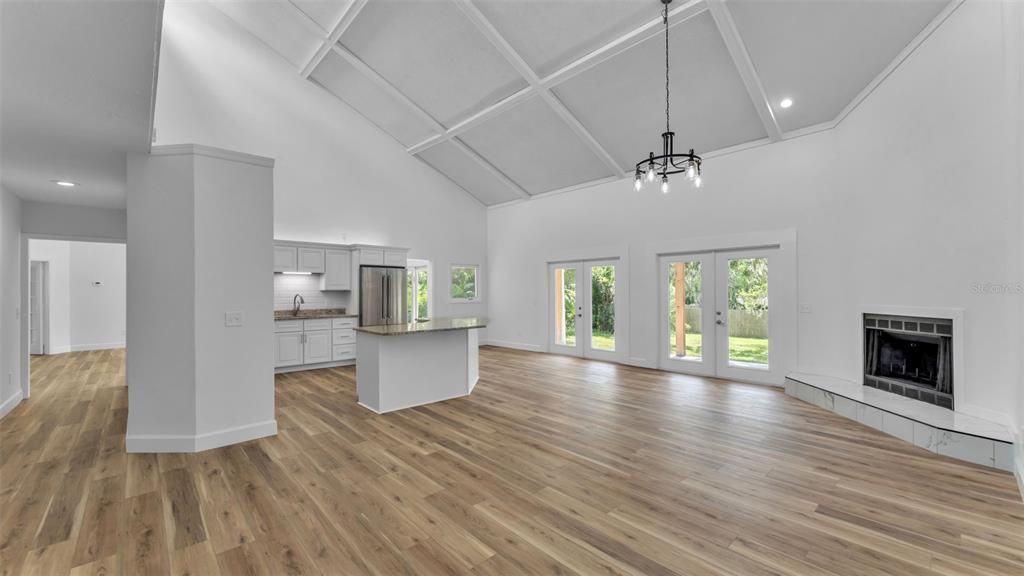 合同活跃: $585,000 (5 贝兹, 3 浴室, 2908 平方英尺)