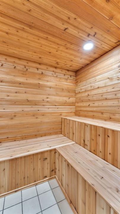 合同活跃: $585,000 (5 贝兹, 3 浴室, 2908 平方英尺)