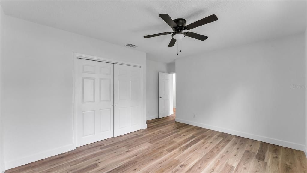 合同活跃: $585,000 (5 贝兹, 3 浴室, 2908 平方英尺)