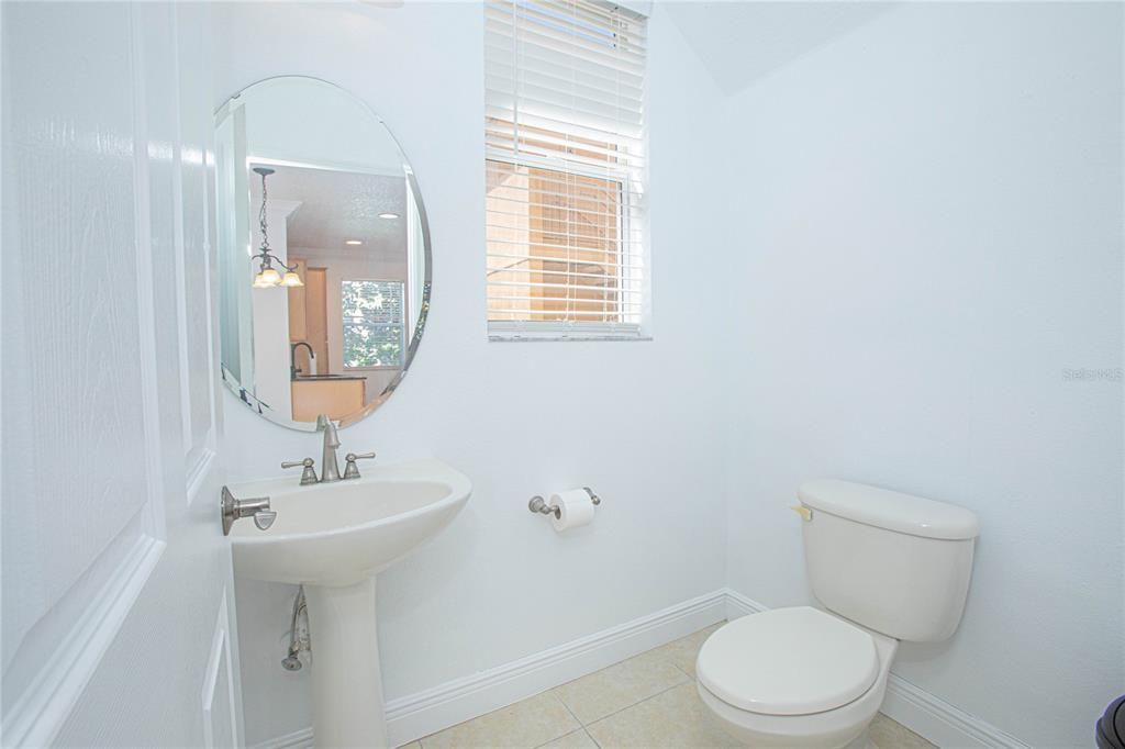 For Sale: $277,000 (2 beds, 2 baths, 1450 Square Feet)