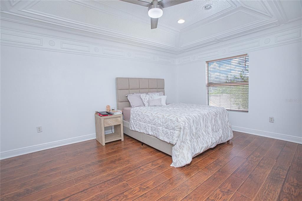 For Sale: $277,000 (2 beds, 2 baths, 1450 Square Feet)