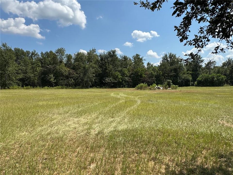 На продажу: $230,000 (3 спален, 2 ванн, 2062 Квадратных фут)