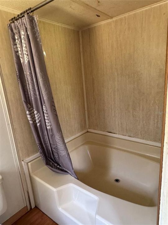 На продажу: $230,000 (3 спален, 2 ванн, 2062 Квадратных фут)