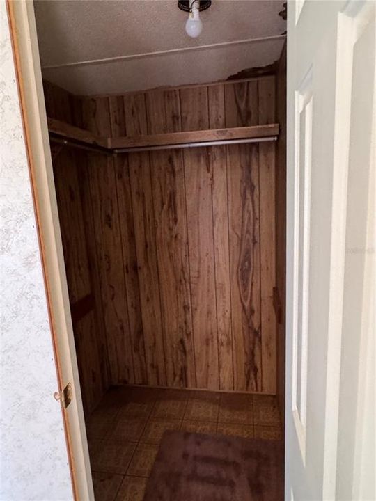 На продажу: $230,000 (3 спален, 2 ванн, 2062 Квадратных фут)