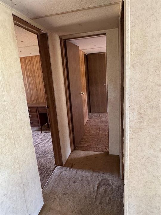 На продажу: $230,000 (3 спален, 2 ванн, 2062 Квадратных фут)