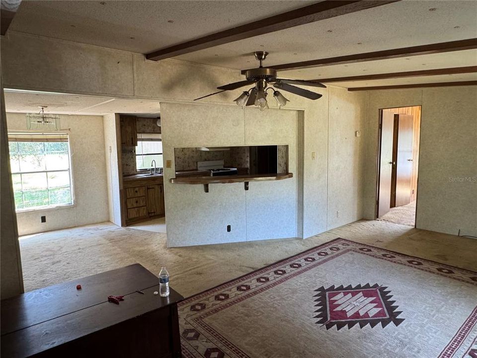 На продажу: $230,000 (3 спален, 2 ванн, 2062 Квадратных фут)