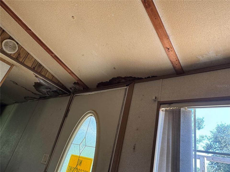 На продажу: $230,000 (3 спален, 2 ванн, 2062 Квадратных фут)