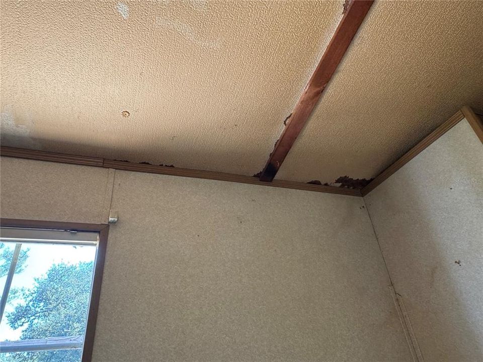 На продажу: $230,000 (3 спален, 2 ванн, 2062 Квадратных фут)