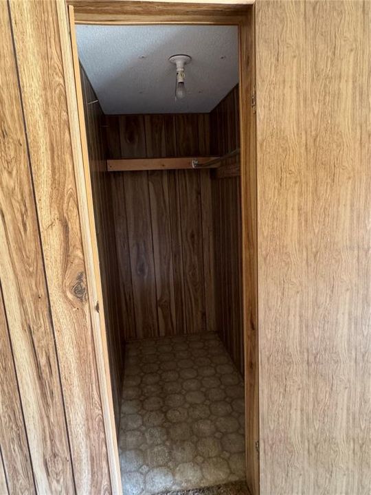 На продажу: $230,000 (3 спален, 2 ванн, 2062 Квадратных фут)